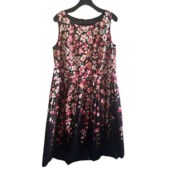 Talbots || NWOT || Floral Fit & Flare Dress w/ Pockets - Picture 2 of 7